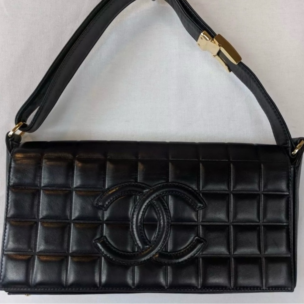 EUC Chanel handbag